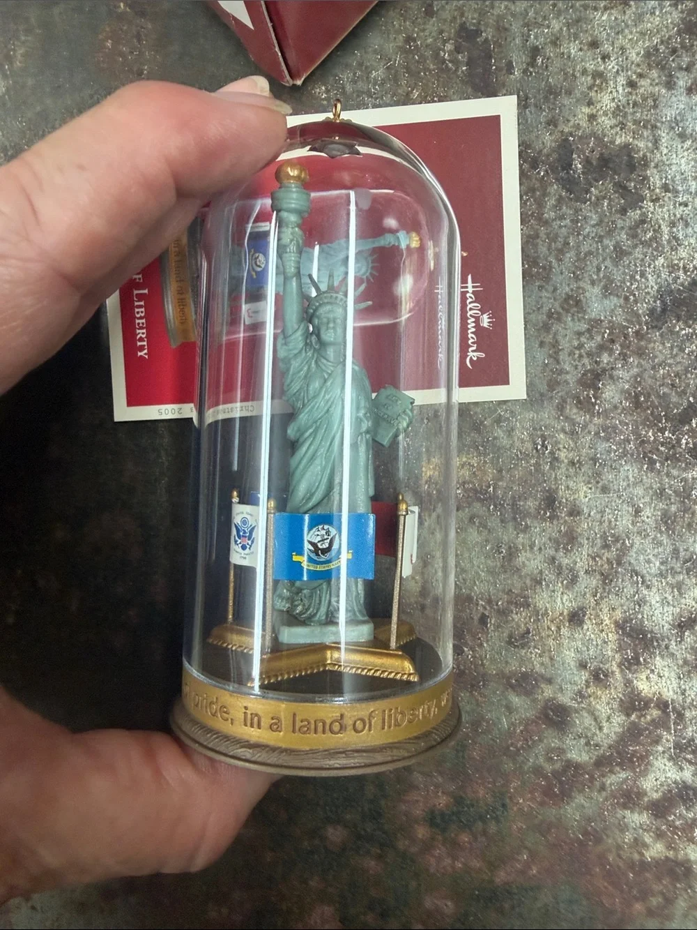 Hallmark Keepsake VTG 2005 “Light of Liberty” Statue of Liberty & Military Flags